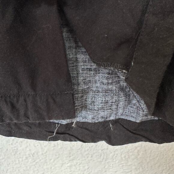 𝅺Sunny Island Hawaiian Beach Men shirt Size Small Black White 100% Rayon floral - Picture 7 of 8